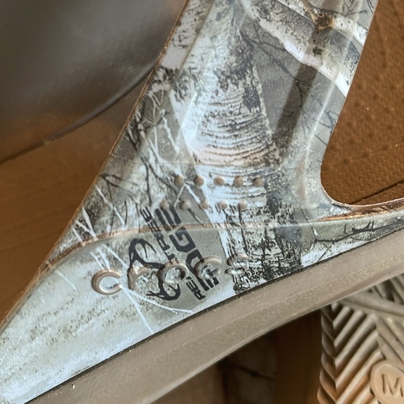 Mens Crocs Realtree Swiftwater Edge Wave Camo Flip Flops Slides Size 9 EUC - Picture 6 of 6